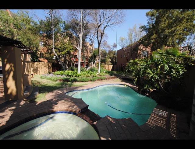 2 BEDROOM APARTMENT FOR SALE IN LONEHILL